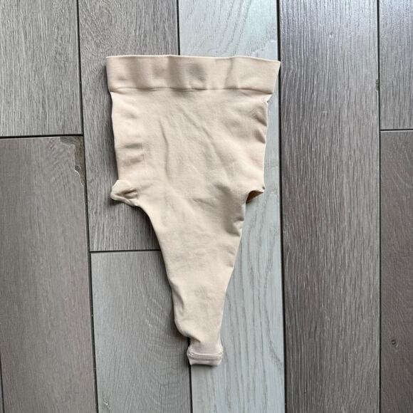 Cream skims seamless high waisted shapewear - Picture 1 of 5